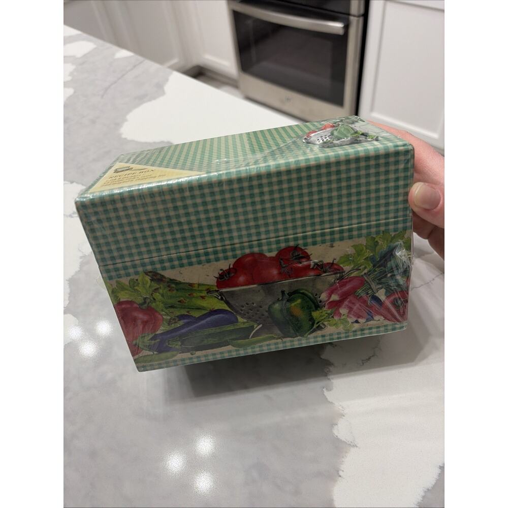 NEW Vintage Vegetable Recipe Box w/ 50 Recipe Index Cards And 8 Dividers